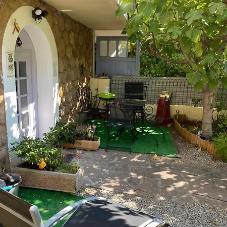 Jardin D'eden 아파트
